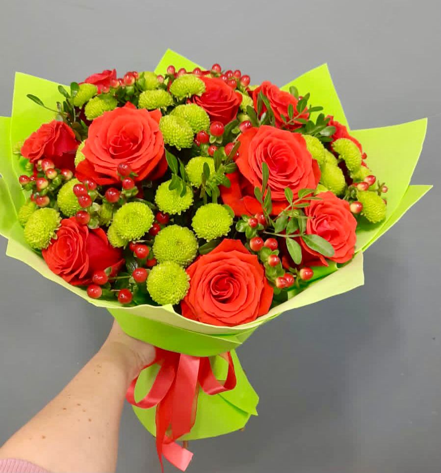 Букет цветов из: Хризантемы и Розы в Дятьково