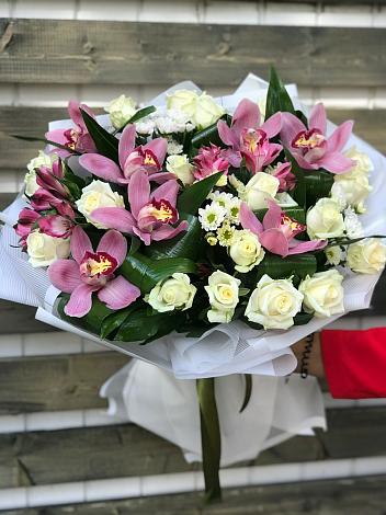 Букет цветов из: Розы и Хризантемы в Дятьково