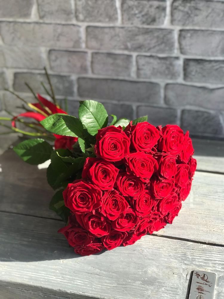 Букет Красные розы Фридом в Дятьково