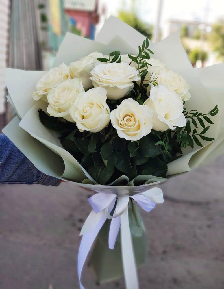 Букет Белые розы Проуд в Дятьково