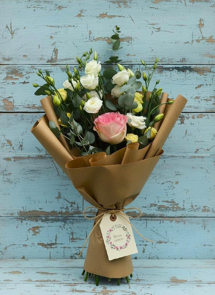 Букет цветов из: Розы и Лизиантусы в Дятьково