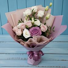 Букет цветов из:  Розы и Лизиантусы в Дятьково