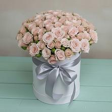 Цветочная композиция из Розы в шляпной коробке в Дятьково