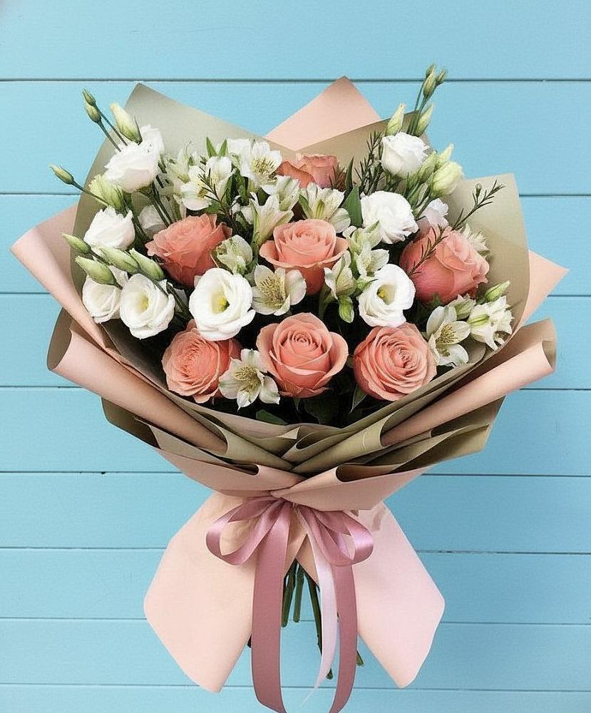 Букет цветов из: Розы, Альстромерии и Лизиантусы в Дятьково