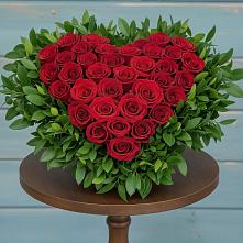 Цветочная композиция из Розы в виде сердца в Дятьково