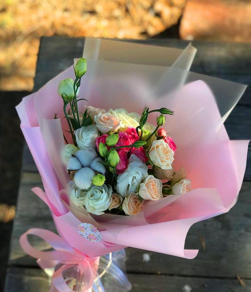 Букет цветов из: Розы и Лизиантусы в Дятьково