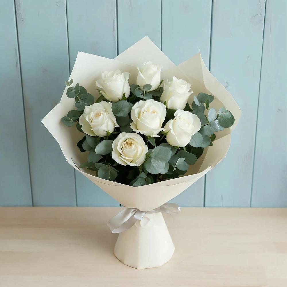 Букет Белые розы в Эвкалипте в Дятьково