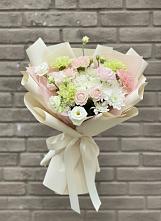 Букет цветов из:  Гвоздики, Розы, Лизиантусы и Хризантемы в Дятьково