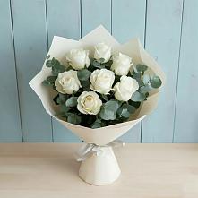 Букет Белые розы в Эвкалипте в Дятьково