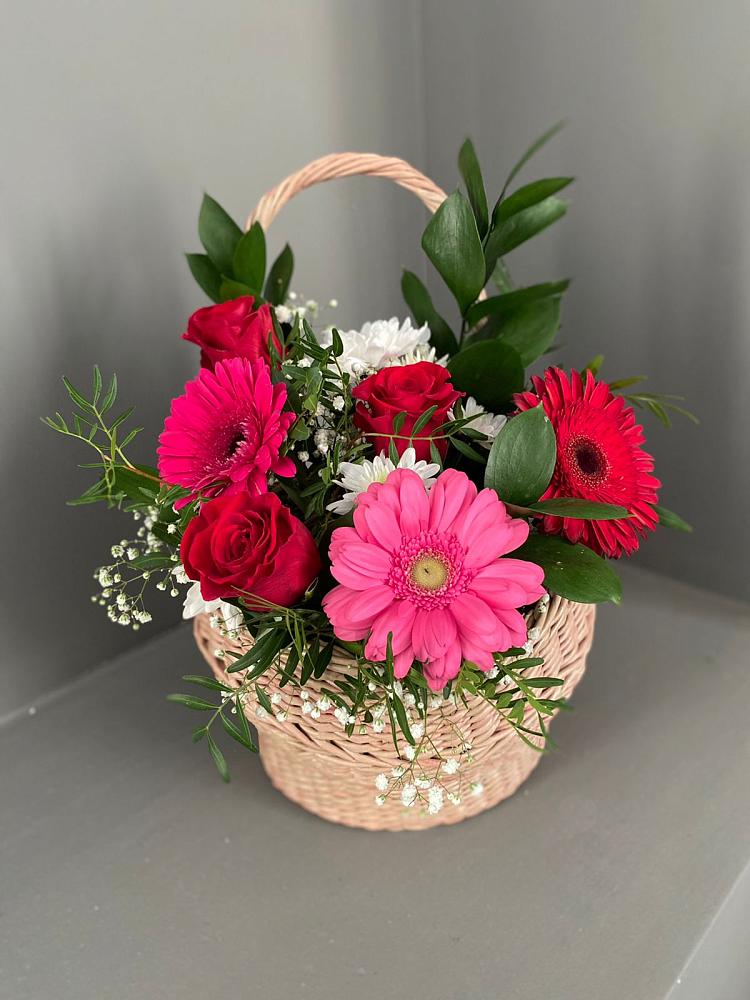 Цветочная композиция из Розы, Хризантемы и Герберы в корзине в Дятьково