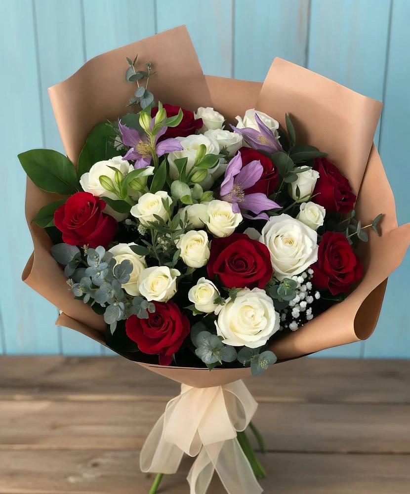 Букет цветов из: Розы и Альстромерии в Дятьково