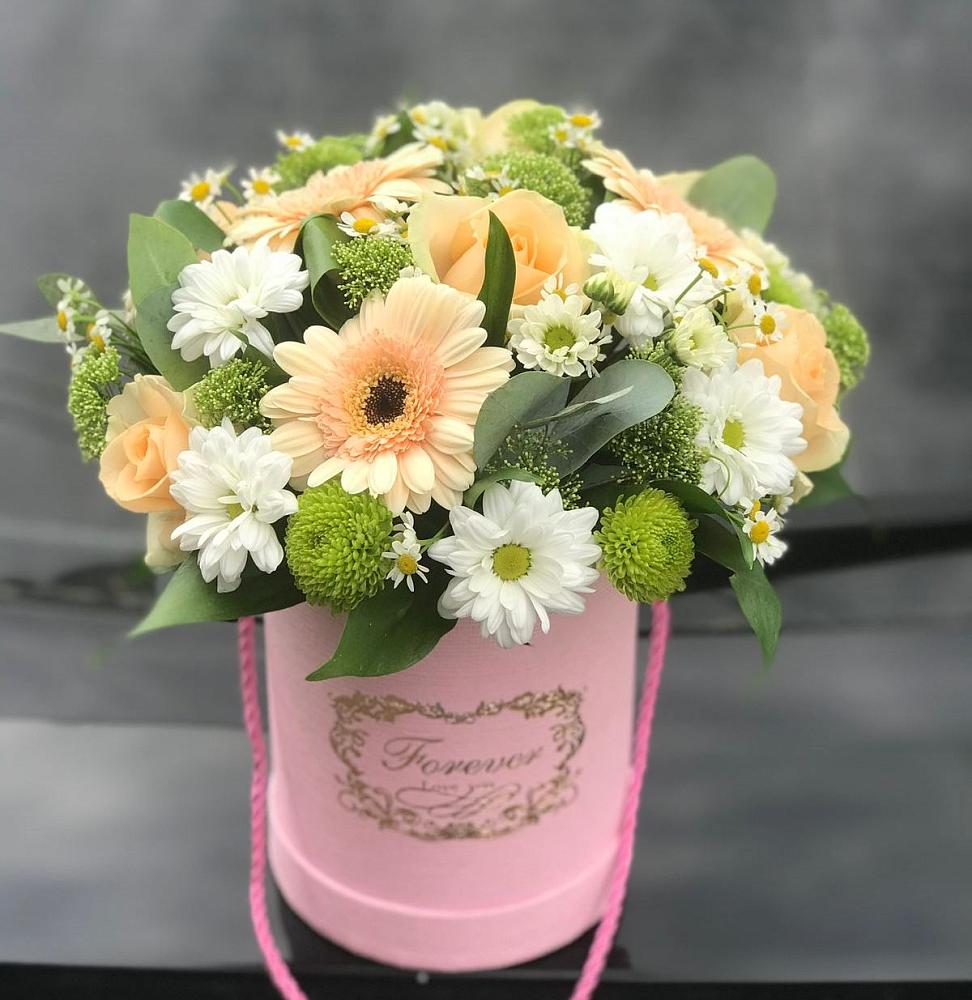 Цветочная композиция из Розы, Герберы и Хризантемы в шляпной коробке в Дятьково