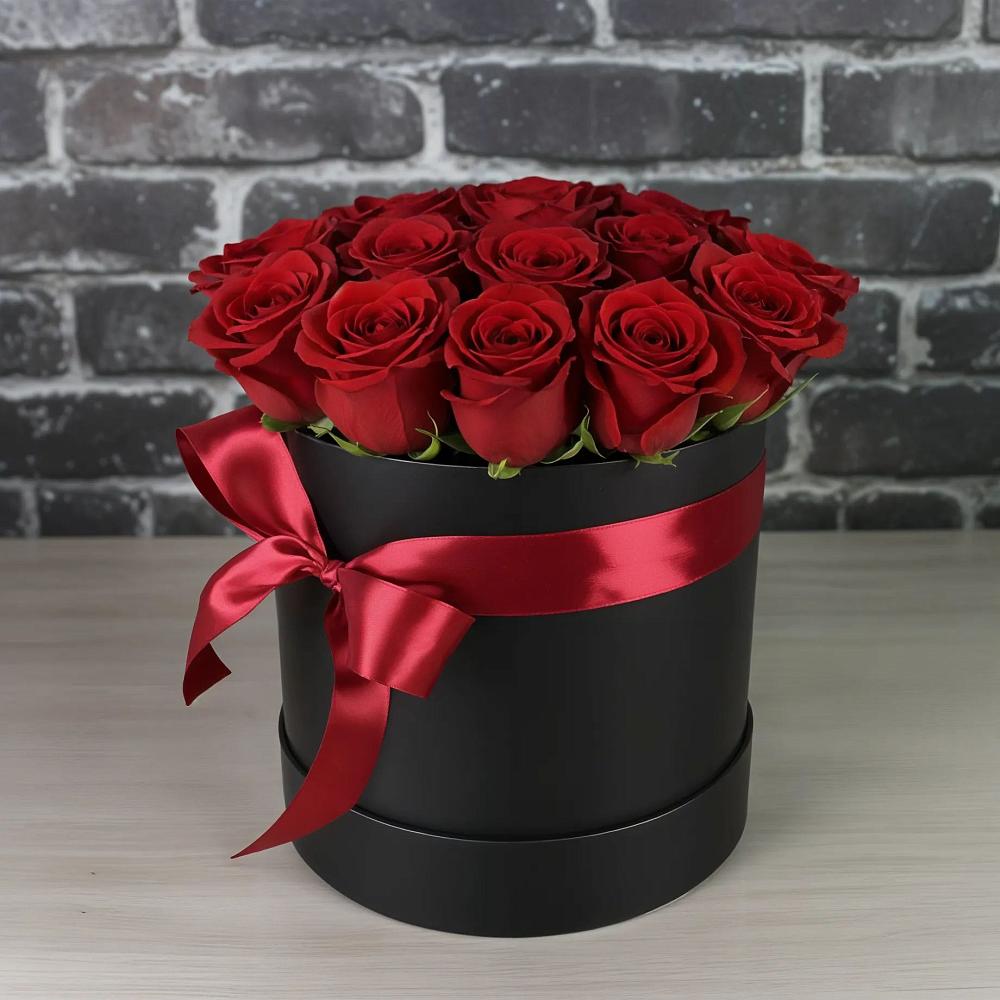 Цветочная композиция из Розы в шляпной коробке в Дятьково