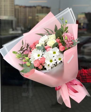 Букет цветов из: Розы, Лизиантусы и Хризантемы в Дятьково