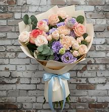 Букет цветов из:  Розы, Лизиантусы и Гвоздики в Дятьково