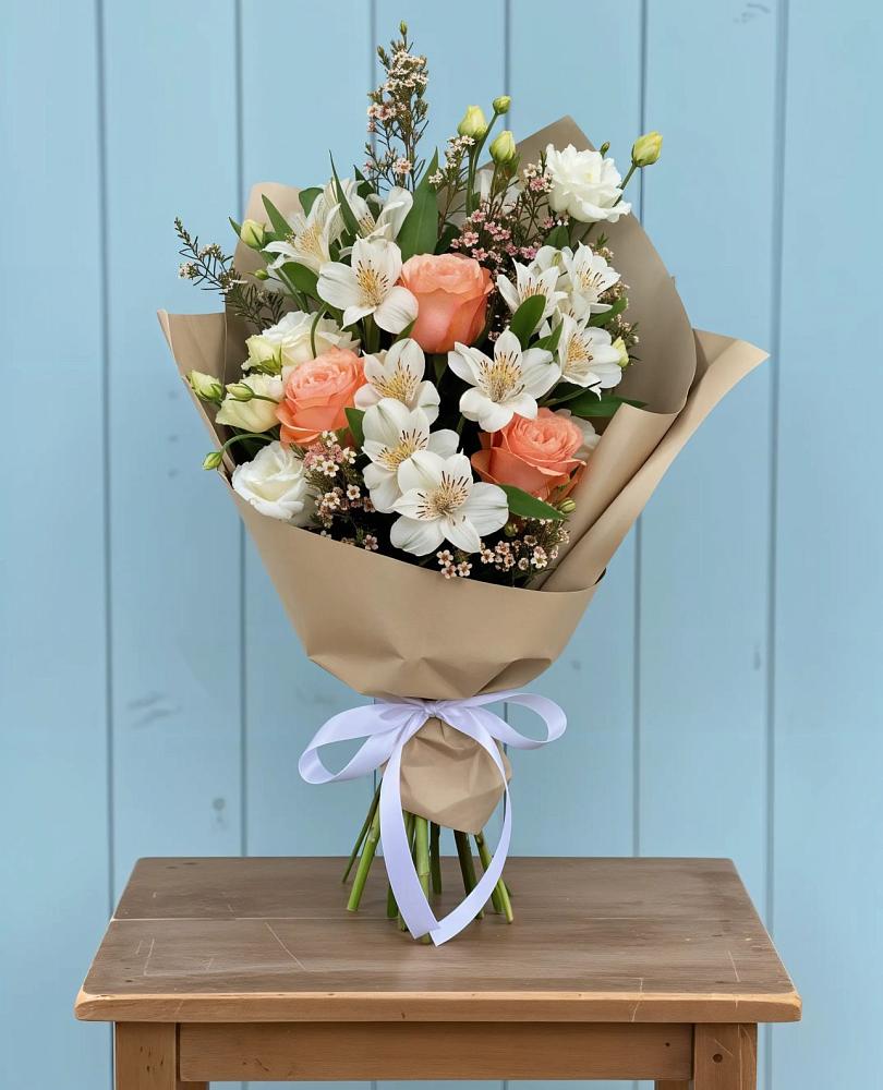 Букет цветов из: Альстромерии, Лизиантусы, Розы и Хризантемы в Дятьково