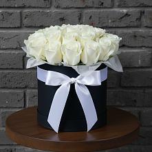 Цветочная композиция из Розы в шляпной коробке в Дятьково