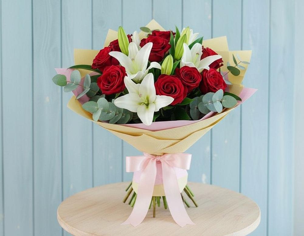 Букет цветов из: Лилии и Розы в Дятьково